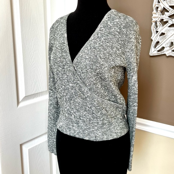 ⭐️ Madewell Wrap Front Heather Gray Ballerina Sweater Size XXS - Picture 3 of 8